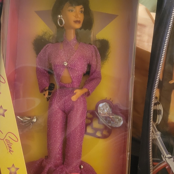 Barbies - Picture 5 of 7